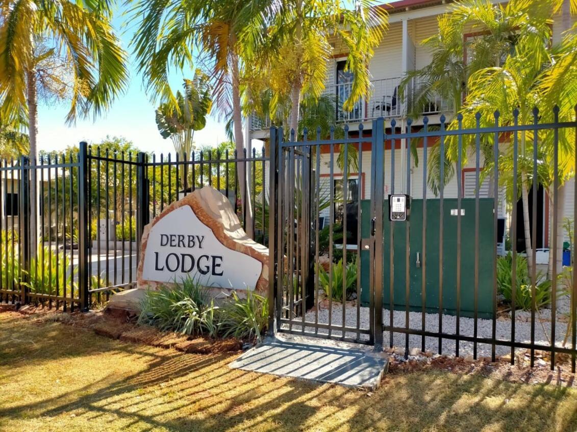 Derby Lodge Self Contained Apartments Esterno foto
