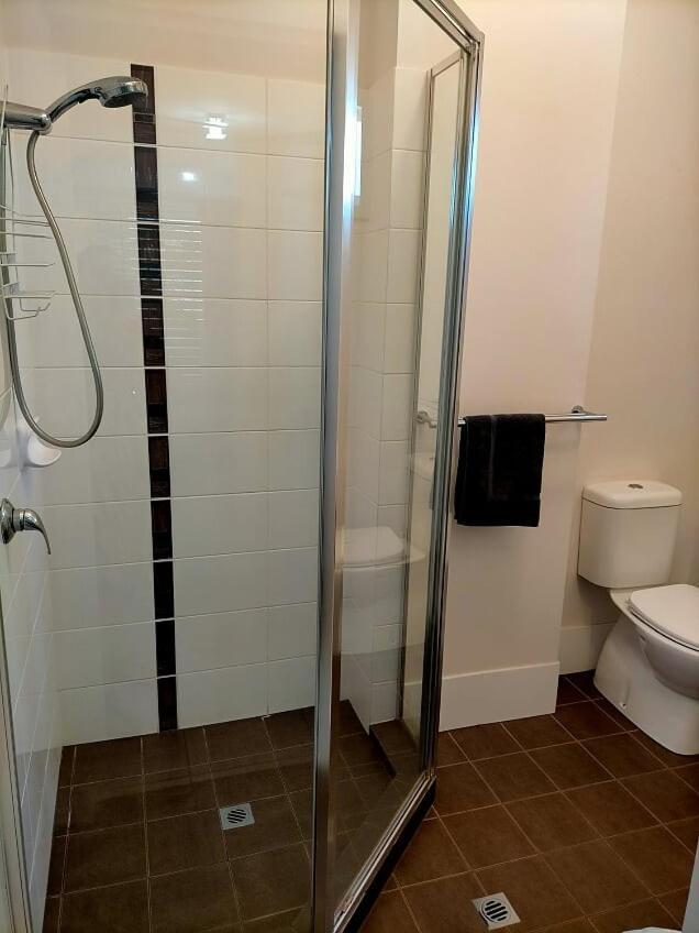 Derby Lodge Self Contained Apartments Esterno foto