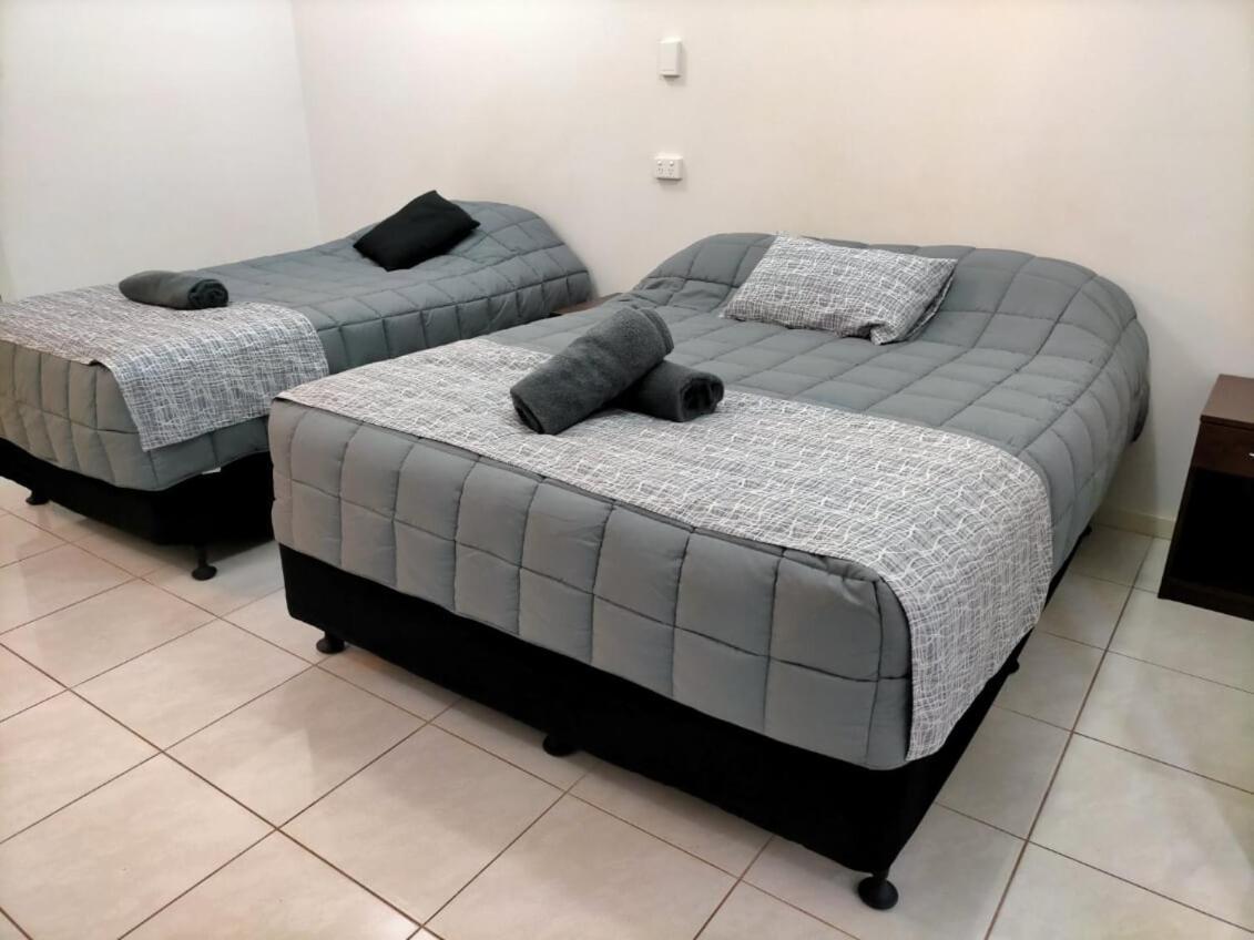 Derby Lodge Self Contained Apartments Esterno foto