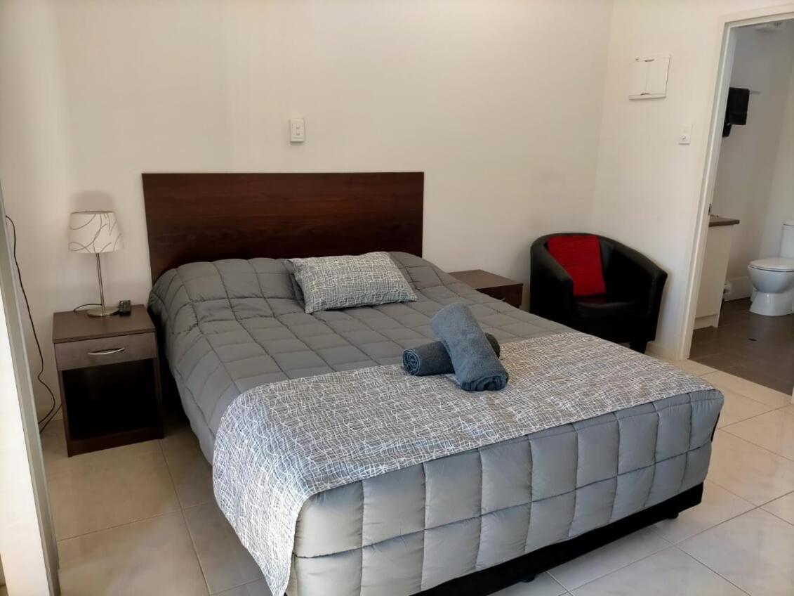 Derby Lodge Self Contained Apartments Esterno foto
