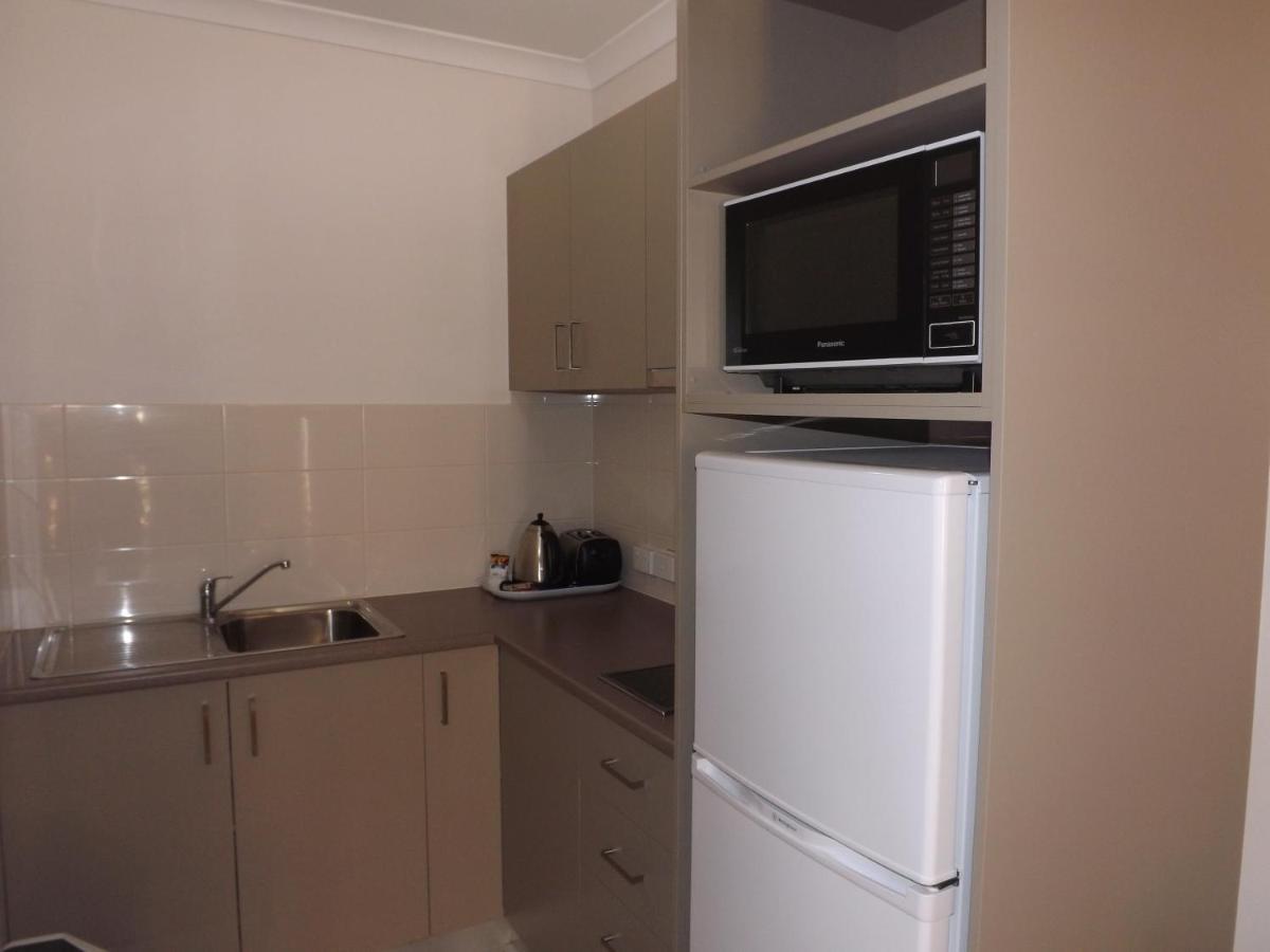 Derby Lodge Self Contained Apartments Esterno foto